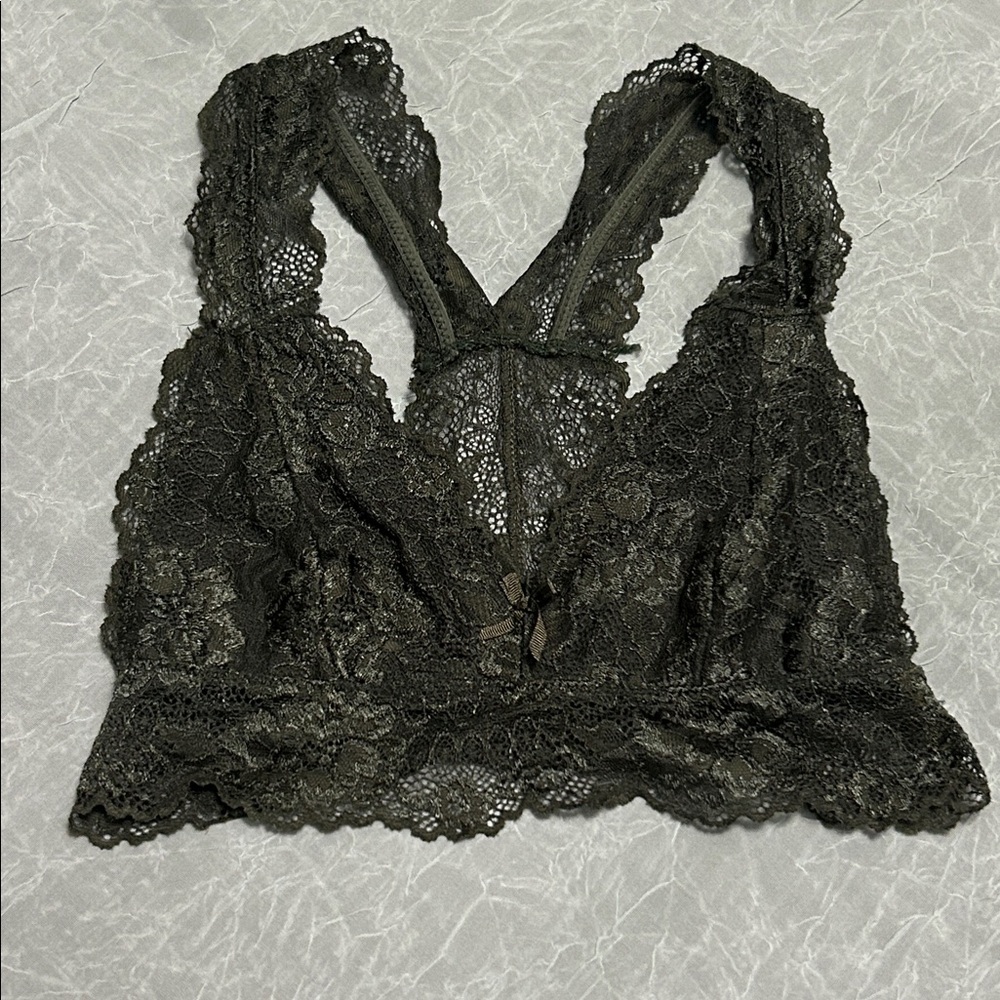 •LACE BRALETTE•